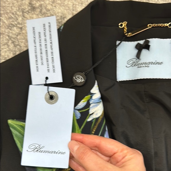 Black Floral Blazer with Belt - Picture 3 of 8